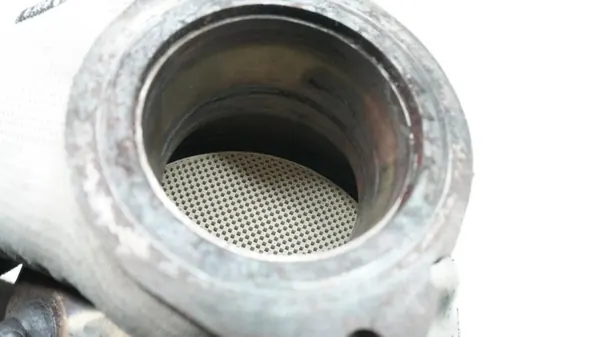 Catalyseur Volvo V60 II 2.0 B OEM 32330747 Mild Hybrid image 4