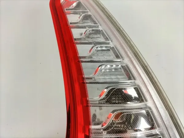 Lámpara trasera izquierda Renault Grand Scenic III image 6