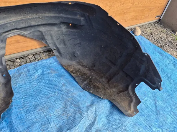 Etu oikea lokasuoja Dodge Challenger 2015- image 2