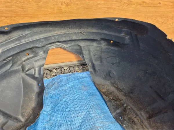 Etu oikea lokasuoja Dodge Challenger 2015- image 3