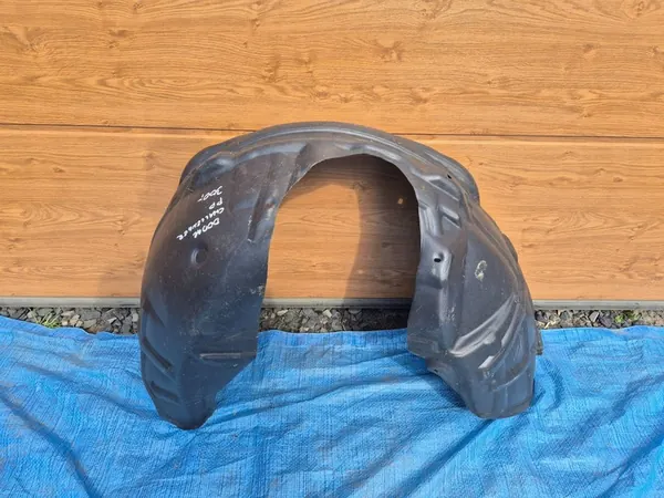 Etu oikea lokasuoja Dodge Challenger 2015- image 5