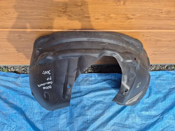 Etu oikea lokasuoja Dodge Challenger 2015- image 6