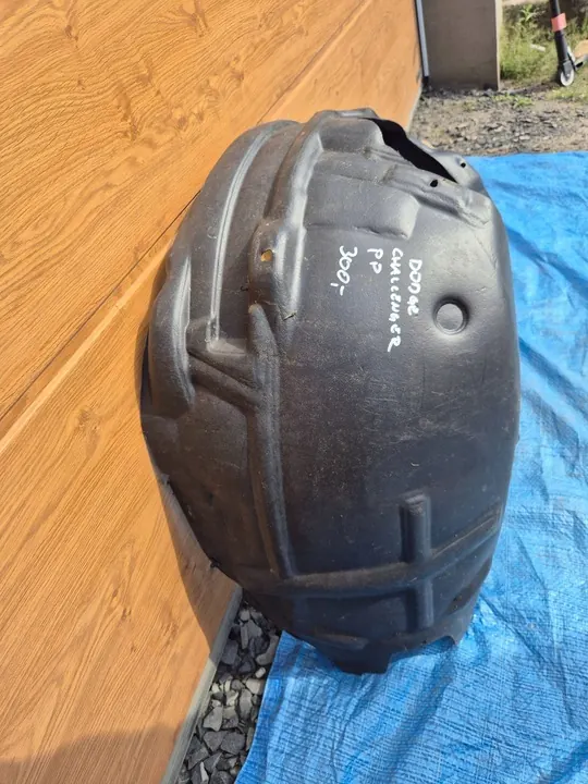 Etu oikea lokasuoja Dodge Challenger 2015- image 7