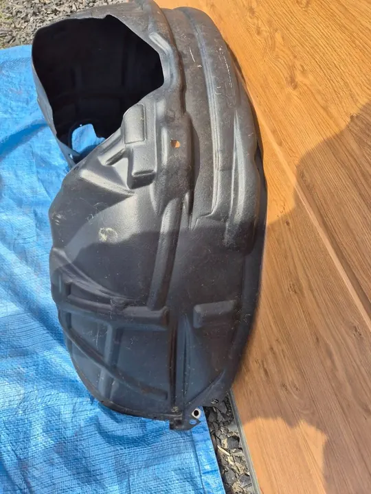 Etu oikea lokasuoja Dodge Challenger 2015- image 8