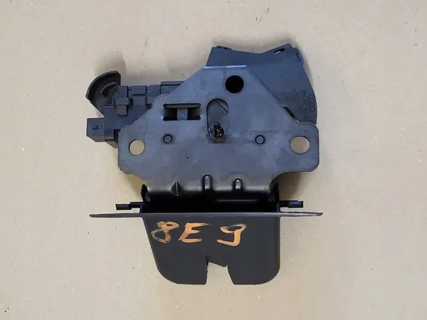 Audi A3 8P Baklucka Lås 8P4827505A OE image 7