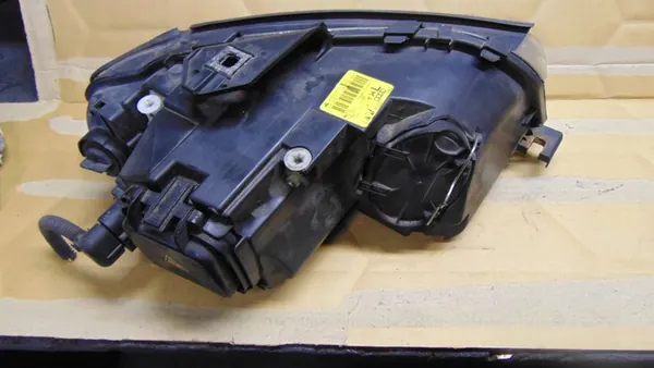 AUDI A3 8P Faro Xenón Izquierdo image 6