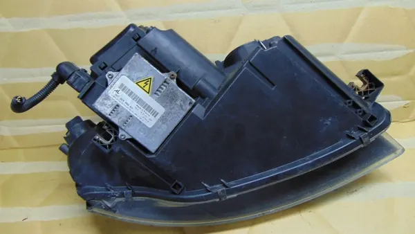 AUDI A3 8P Faro Xenón Izquierdo image 7