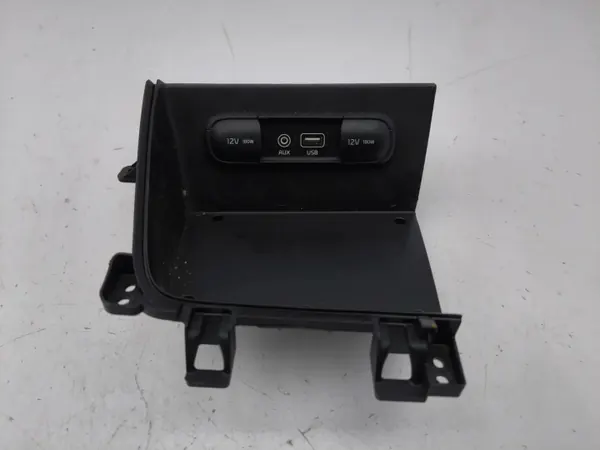 Prise USB Kia Niro 2019 OEM 84632G5900 image 2