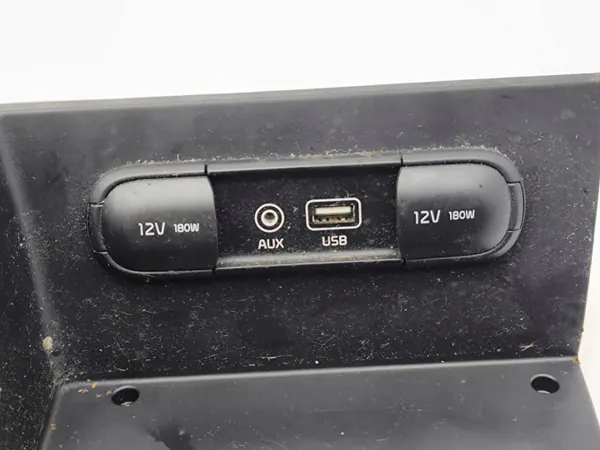 Prise USB Kia Niro 2019 OEM 84632G5900 image 5