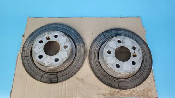 BMW X1 U11 Hinterachse Bremsscheibe OEM 6891085 image 10