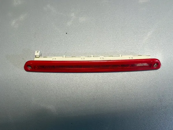 Luz de freno Mercedes-Benz Sprinter 2023 A9109066800 image 3