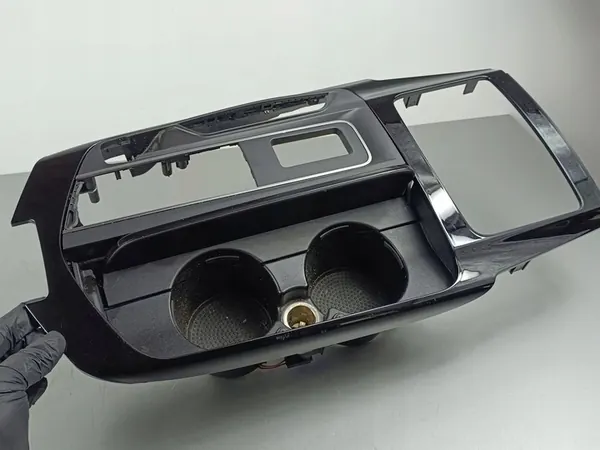 2018 Maserati Levante Gear Shift Frame image 5