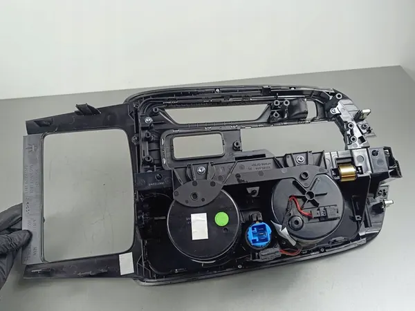 2018 Maserati Levante Gear Shift Frame image 6