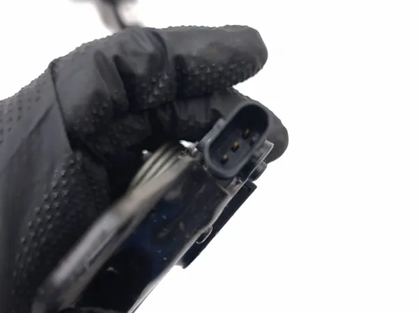 Verrou de Capot Tesla Model Y 2023 OEM 1500397-00-E image 6
