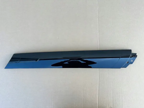 OEM N8B2-025A52-BBW/AB Garniture Pilier Droit Pare-brise image 2