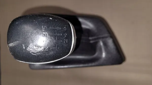 Sélecteur de vitesses Peugeot 3008 II 1.5 Blue HDI OEM image 3