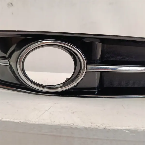 Rejilla de Parachoques Delantero Derecho Audi A3 8P 2009-2012 OEM image 3