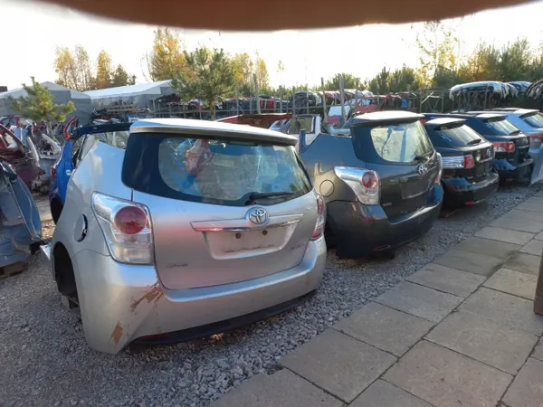 Toyota VERSO 13-18 Keskipakoputki OEM 10X03 image 7