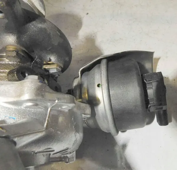 Turboaggregat VW T5 LIFT 2.0 Bi TDI 03L145715J image 7