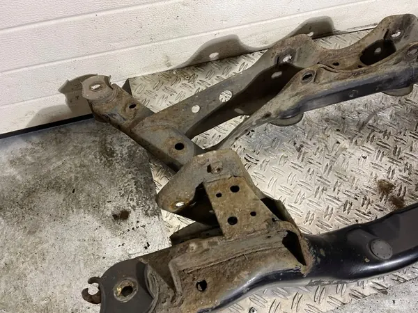 VW Tiguan Hinterachsfahrwerksträger OEM 5N0505235AB image 4