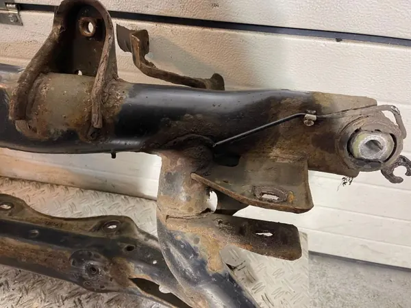 VW Tiguan Hinterachsfahrwerksträger OEM 5N0505235AB image 7
