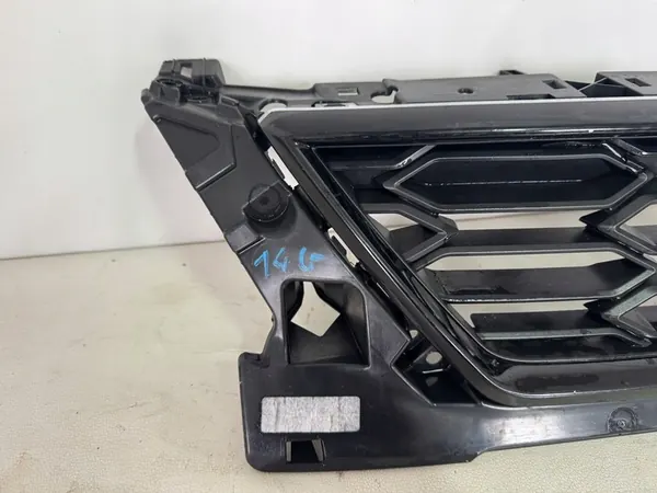 SEAT LEON III 3 FR LIFT 16-20 Grill 5F0853654J image 3