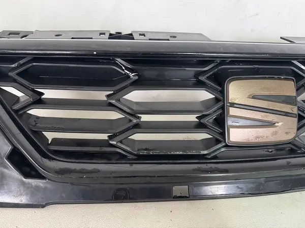 SEAT LEON III 3 FR LIFT 16-20 Grill 5F0853654J image 4