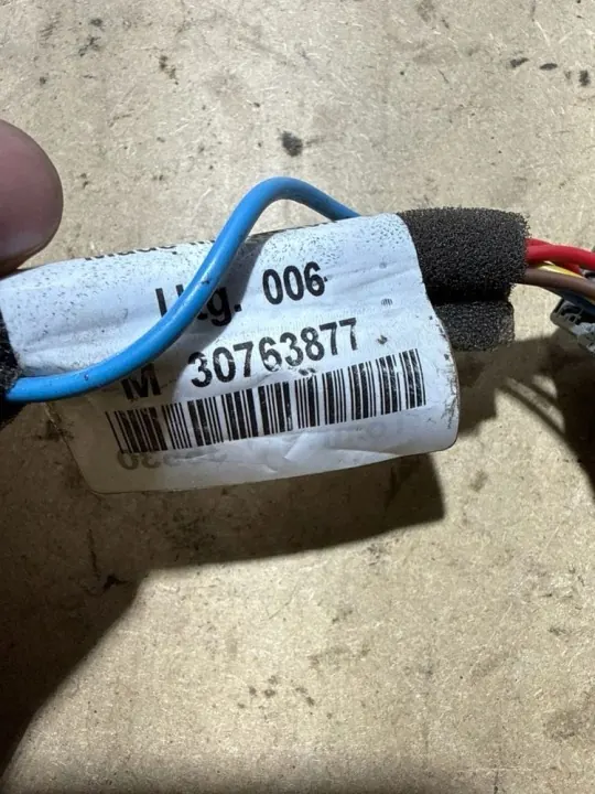 Volvo V70 Perävaunukoukkusarja OEM 30763877 - Käytetty image 10