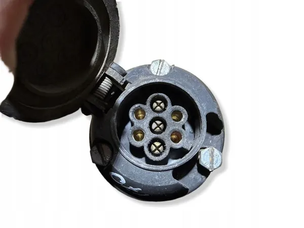 Volvo V70 Perävaunukoukkusarja OEM 30763877 - Käytetty image 5
