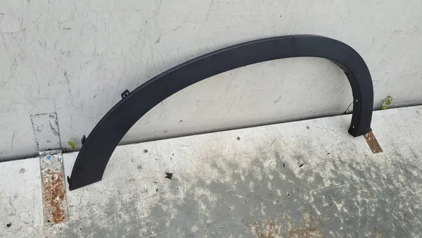 BMW X5 E70 Rechter Achterste Spatbordtrim image 3