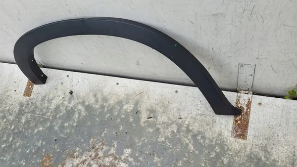 BMW X5 E70 Rechter Achterste Spatbordtrim image 4