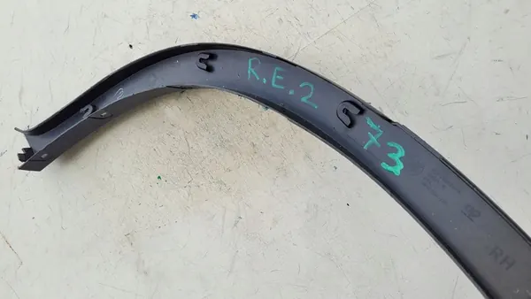 BMW X5 E70 Rechter Achterste Spatbordtrim image 5