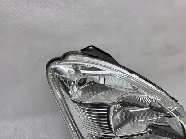 Farol dianteiro direito IVECO DAILY III IV 69500010 image 2