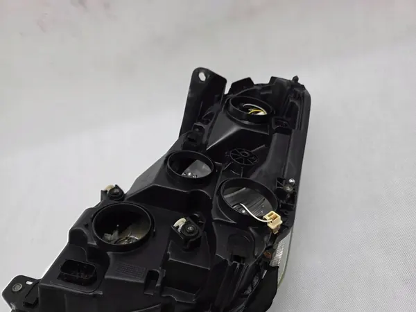 Farol dianteiro direito IVECO DAILY III IV 69500010 image 8