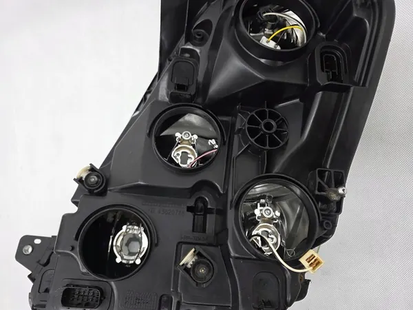 Farol dianteiro direito IVECO DAILY III IV 69500010 image 9