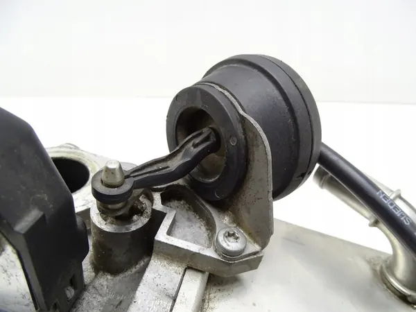 EGR-venttiili Pakokaasujäähdytin Volvo V40 II V60 I S60 II XC60 I 2.0D image 10