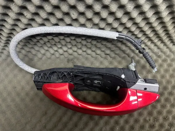 Puxador Porta Dianteiro Esquerdo OEM 5N0837885 - Usado image 3