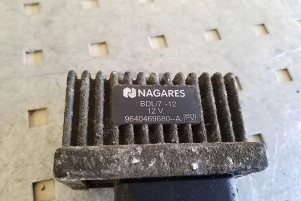 Sytyt NISSAN X-TRAIL 2.0L diesel 2008 OEM 9640469680A image 3