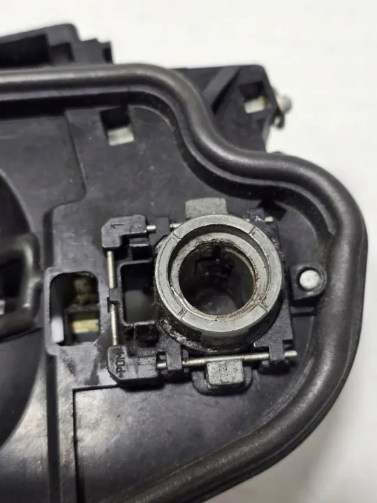 BMW Ovenkahvan Pohja OEM 7191615 Vasen Etu image 3