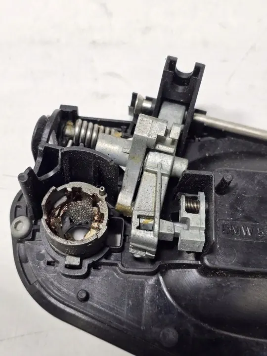 BMW Ovenkahvan Pohja OEM 7191615 Vasen Etu image 6