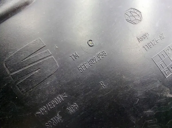 Protector de paso de rueda delantero derecho OEM 5FF809958 para Cupra Formentor image 5