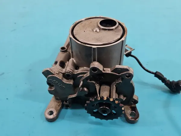 Pompe à huile OEM 64737680 pour Citroen C4 II 1.4 16V image 4