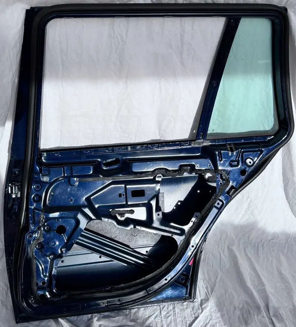 BMW E39 Touring Höger Bakdörr ORIENTBLAU 317 image 7