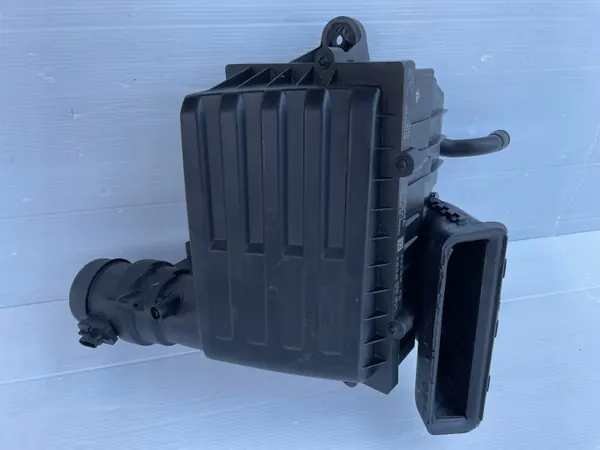 Audi Q3 Luchtfilterhuis OEM 5Q0129607AA image 2