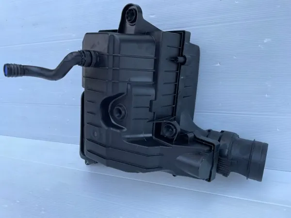 Audi Q3 Luchtfilterhuis OEM 5Q0129607AA image 4