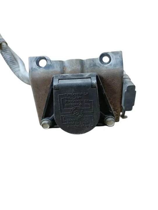 Sähköinen peräkärkikytkin Toyota Sequoia XK60 OEM 82821434050 image 3