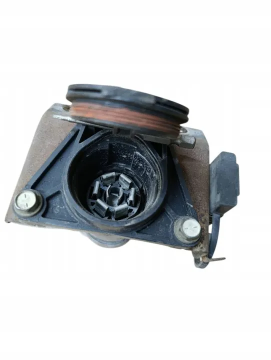 Sähköinen peräkärkikytkin Toyota Sequoia XK60 OEM 82821434050 image 7