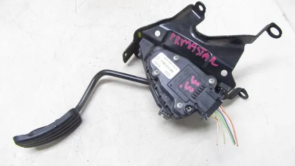 Gaspedal-Potentiometer OEM 7700313060 für Trafic/Vivaro II image 3