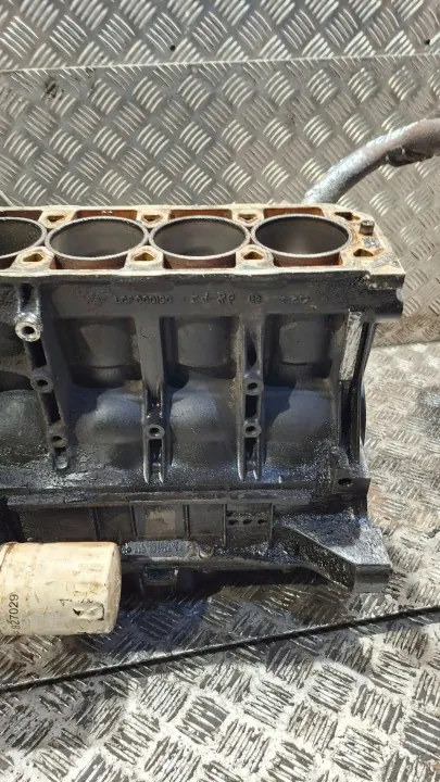 Moottorilohko Männät Kampiakseli Land Rover Käytetty image 3