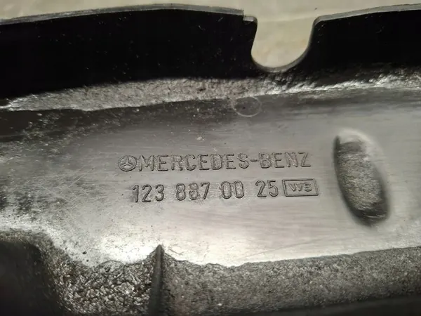 Mercedes W123 konnanlukon kansi OEM 1238870025 image 5